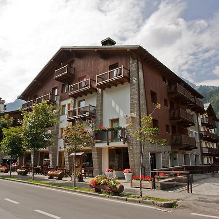 Residence Le Grand Chalet Courmayeur Eksteriør bilde