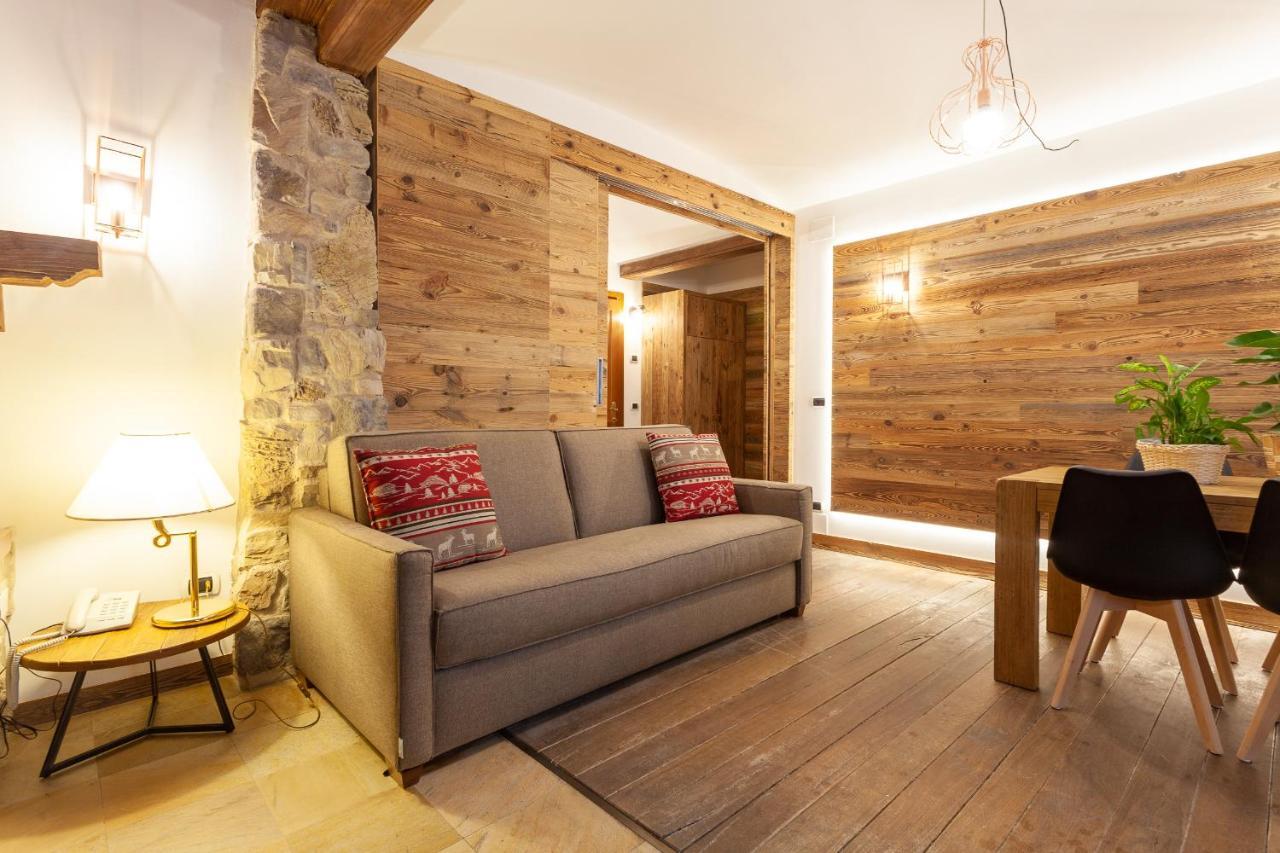 Residence Le Grand Chalet Courmayeur Eksteriør bilde